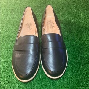 Black LifeStride loafers with Soft System® comfort Dark Academia Women’s size 11